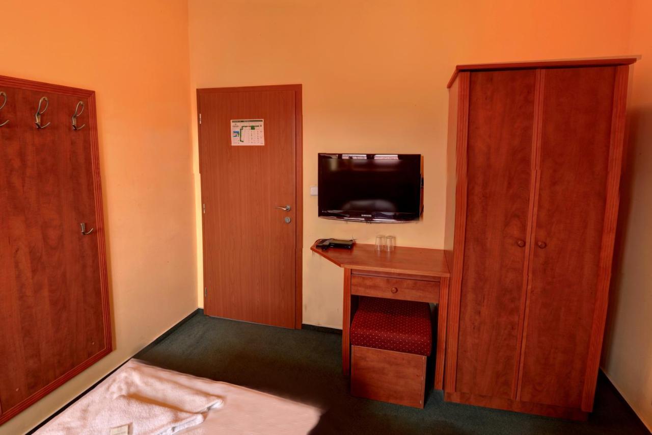 Stirinska Stodola U Prahy Hotel Kamenice Exterior foto